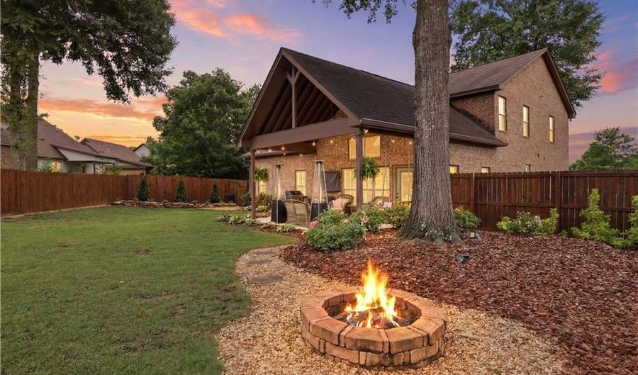 1230 WEATHERFORD St, Auburn, AL 36830 - 5 Beds, 4 Bath