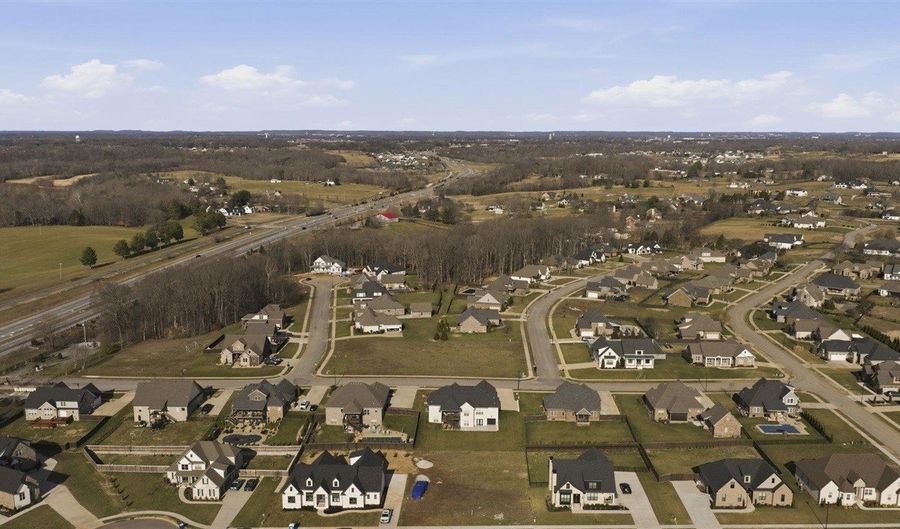 8680 Drakes Blvd, Alvaton, KY 42122 - 5 Beds, 4 Bath