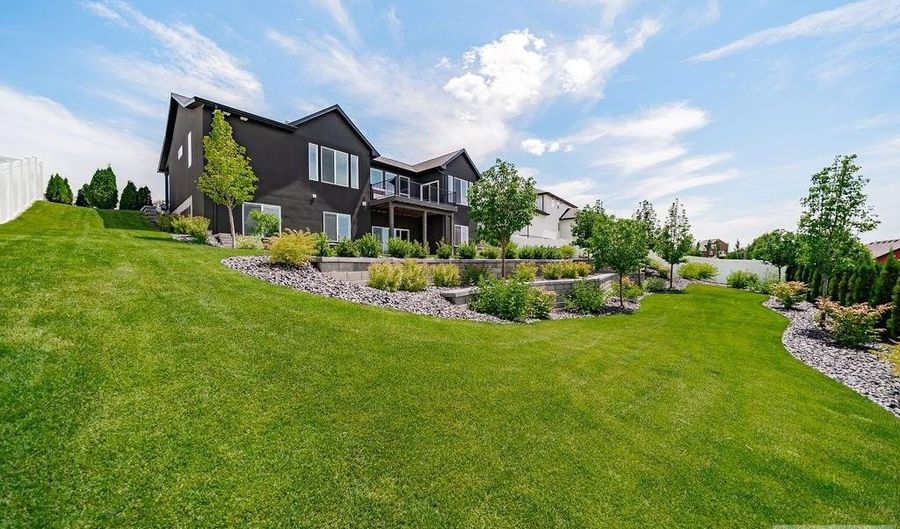 3638 S Purple Sage Dr, Ammon, ID 83406 - 6 Beds, 3 Bath
