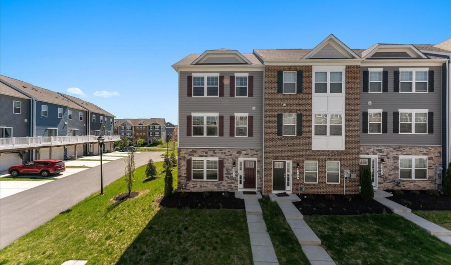 9611 SILVER BLUFF Way, Bowie, MD 20721 - 3 Beds, 3 Bath