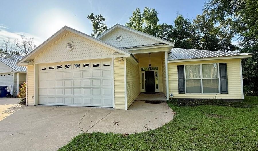 683 B Calhoun Dr, Abbeville, AL 36310 - 3 Beds, 2 Bath