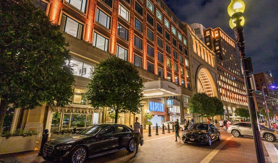 10 Rowes Wharf Ph4, Boston, MA 02110 - 3 Beds, null Bath