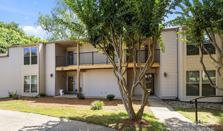 11069 Cedar View Rd, Charlotte, NC 28226 - 2 Beds, 2 Bath