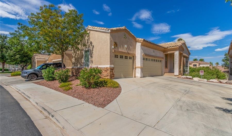 219 Big Horn Dr 3, Boulder City, NV 89005 - 2 Beds, 2 Bath