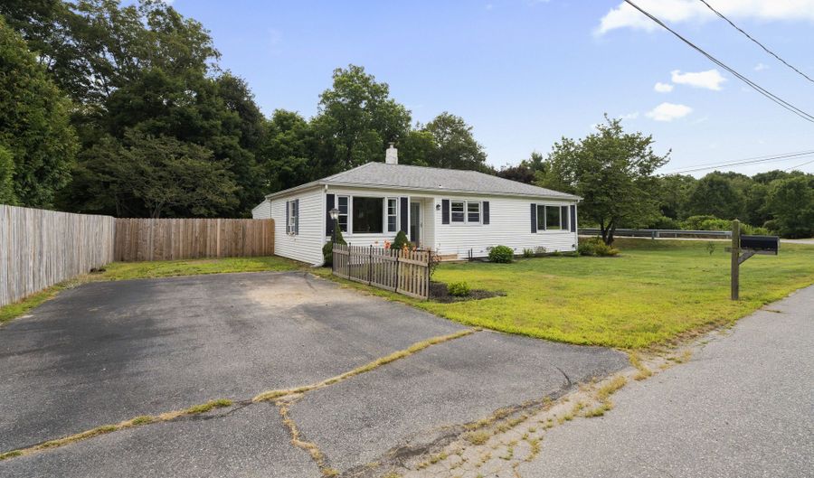 28 Gunnar Dr, Brooklyn, CT 06234 - 3 Beds, 1 Bath