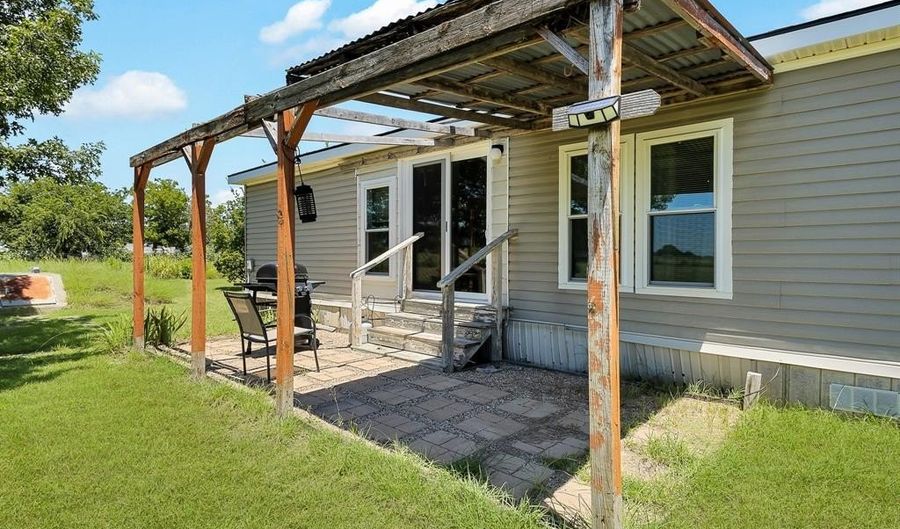 716 County Road 207, Alvarado, TX 76009 - 3 Beds, 2 Bath