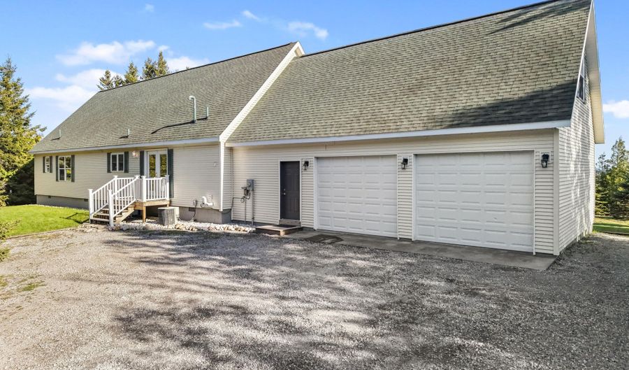 5065 Misery Bay Rd, Alpena, MI 49707 - 4 Beds, 4 Bath