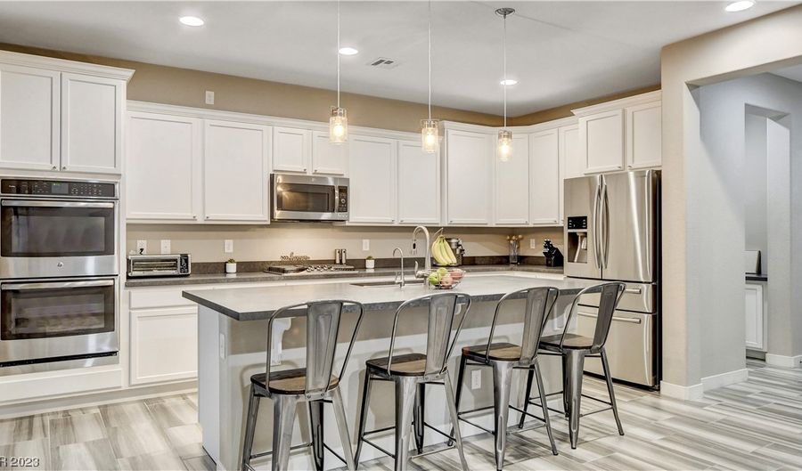 10566 Cloud Whisper Dr, Las Vegas, NV 89135 - 4 Beds, 4 Bath