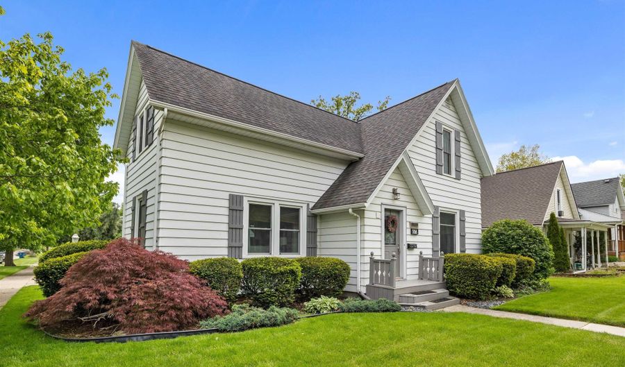 617 E 9th St, Auburn, IN 46706 - 3 Beds, 3 Bath