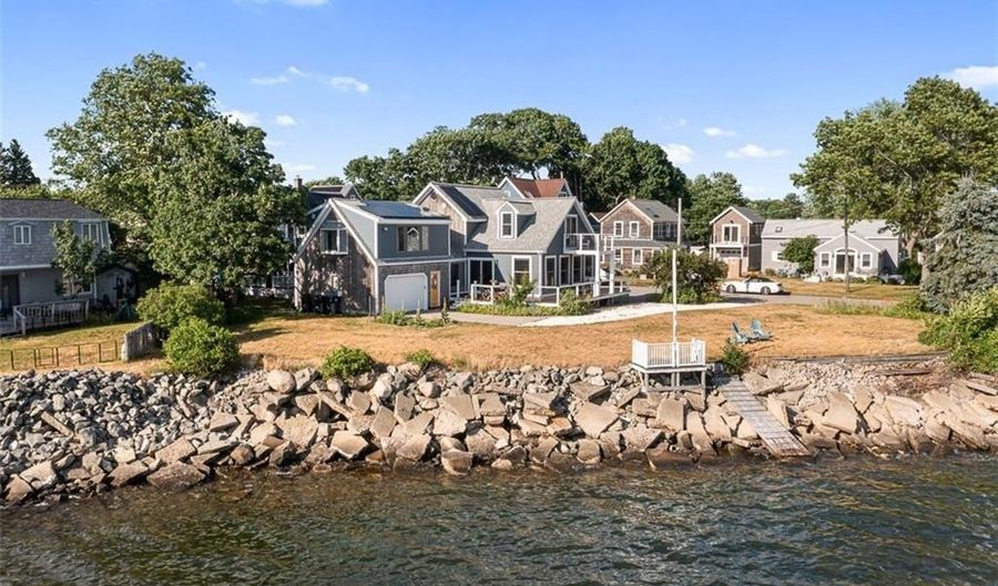 10 Blanding Ave, Barrington, RI 02806 - 4 Beds, 3 Bath