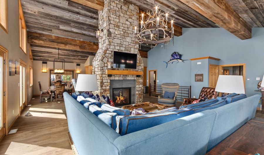 130 S Point Dr, Arlington, SD 57212 - 6 Beds, 4 Bath