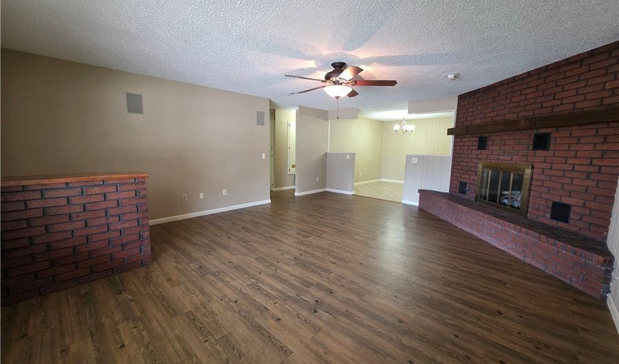 1806 Lawrence St, Bentonville, AR 72712 - 3 Beds, 2 Bath