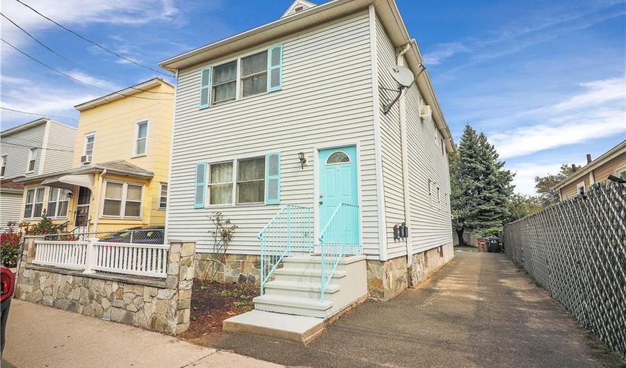 18 Avery St, Stamford, CT 06902 - 4 Beds, 3 Bath