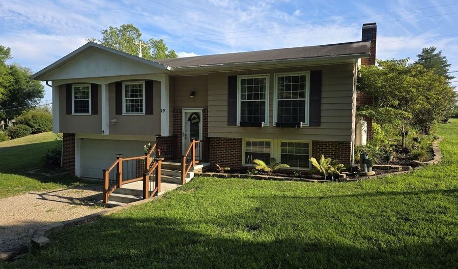 19 Park Lane Dr, Athens, OH 45701 - 4 Beds, 3 Bath