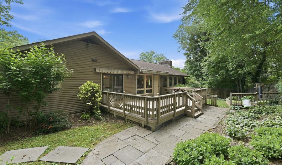 3809 MARYLAND St, Alexandria, VA 22309 - 4 Beds, 3 Bath