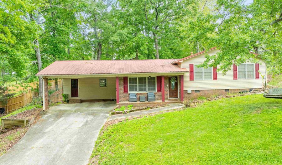 1214 WILDOAK Dr, Anniston, AL 36206 - 3 Beds, 2 Bath