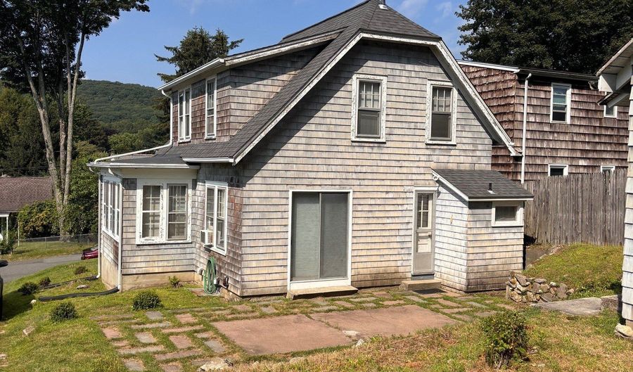 7 Benson Rd, Bethel, CT 06801 - 2 Beds, 2 Bath