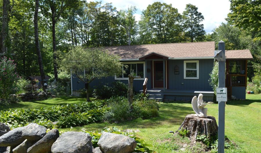 258 Wells Rd, Becket, MA 01223 - 2 Beds, 1 Bath