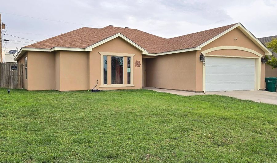 2602 W Lea St, Carlsbad, NM 88220 - 3 Beds, 2 Bath