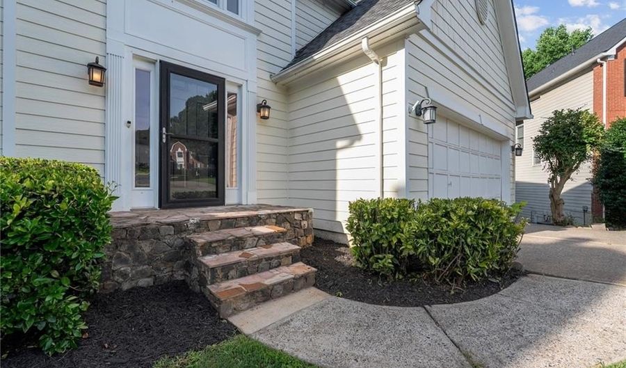 620 Brook Landing Ct, Alpharetta, GA 30005 - 5 Beds, 4 Bath