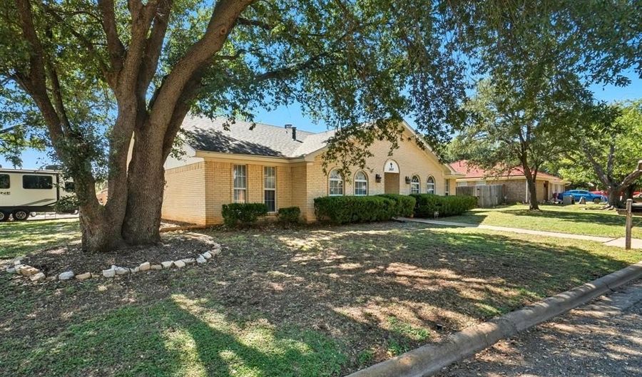 2401 Helena Cir, Abilene, TX 79606 - 4 Beds, 2 Bath