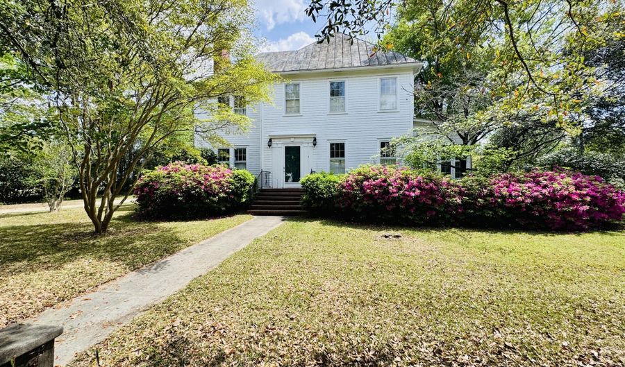 5 S Rosemary Ave, Andrews, SC 29510 - 6 Beds, 4 Bath