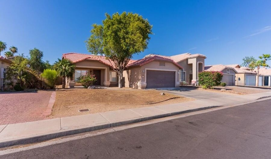 11592 W HUBBELL St, Avondale, AZ 85392 - 3 Beds, 2 Bath