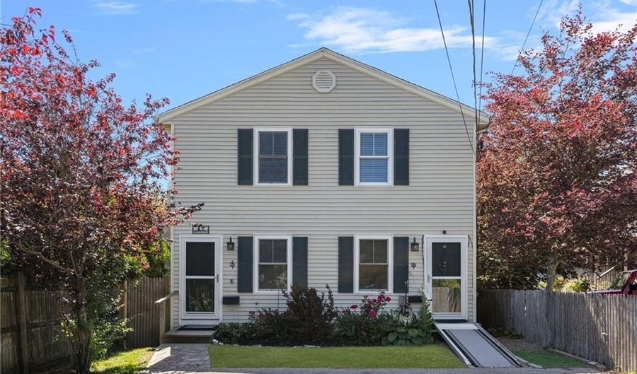 47 North Rd B, Jamestown, RI 02835 - 3 Beds, 1 Bath