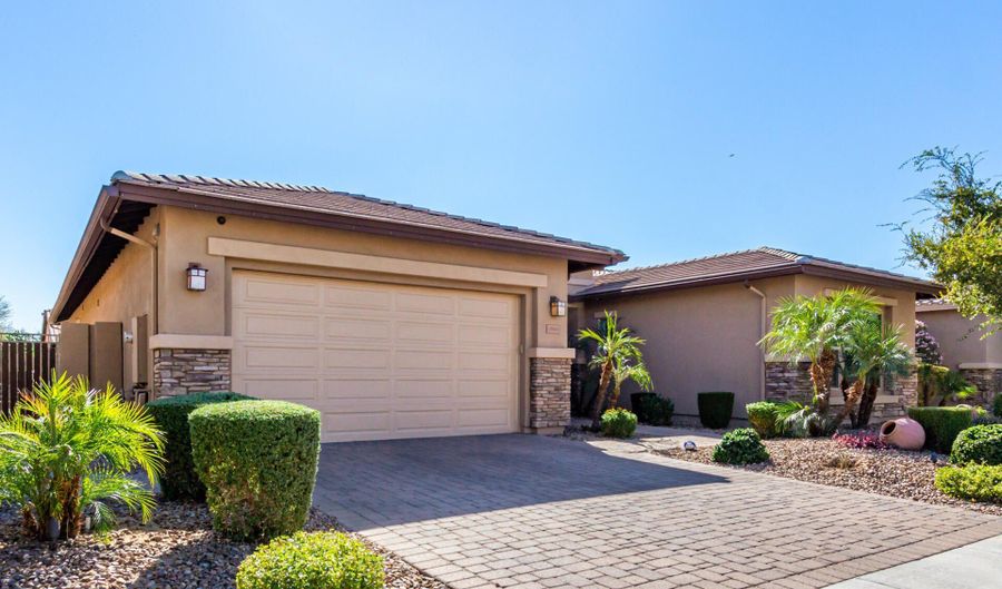 3941 E NOLAN Dr, Chandler, AZ 85249 - 4 Beds, 3 Bath