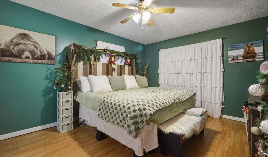 310 Alta Heights Rd, Asbury, WV 24916 - 4 Beds, 3 Bath