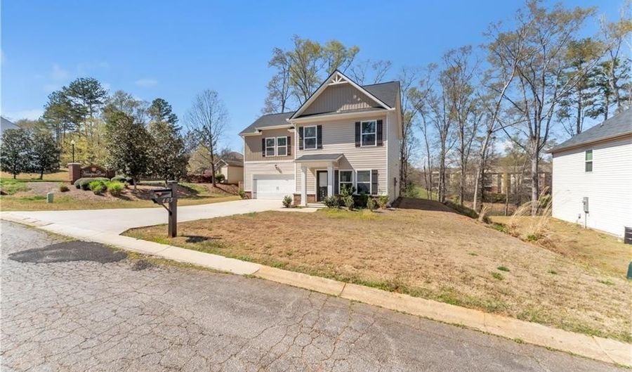 405 Fairfax St, Anderson, SC 29625 - 3 Beds, 3 Bath