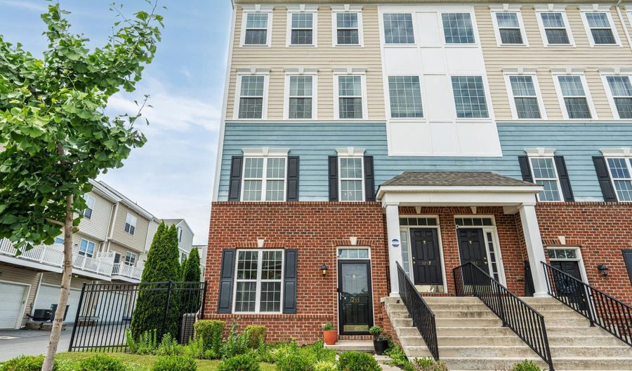 1255 PARISH Ave, Claymont, DE 19703 - 2 Beds, 2 Bath