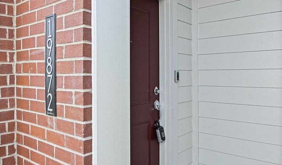 19872 YELLOW DAISY Ter, Ashburn, VA 20147 - 3 Beds, 3 Bath