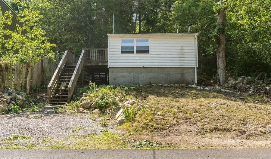 51 Knotty Oak Shr, Coventry, RI 02816 - 1 Beds, 1 Bath