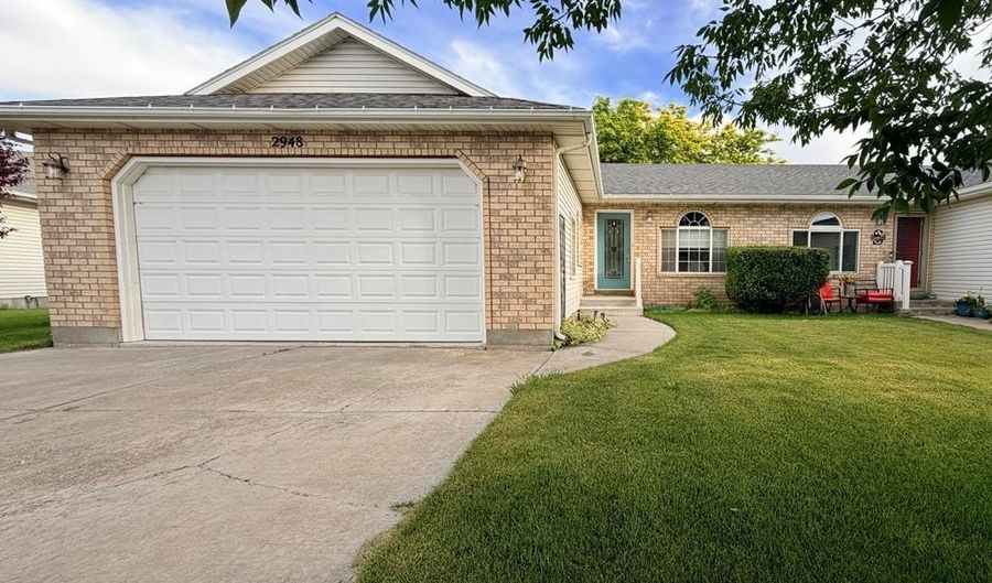 2948 E Courtyard Cir, Ammon, ID 83406 - 2 Beds, 2 Bath