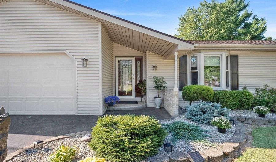 1735 W 120 N St, Angola, IN 46703 - 3 Beds, 2 Bath