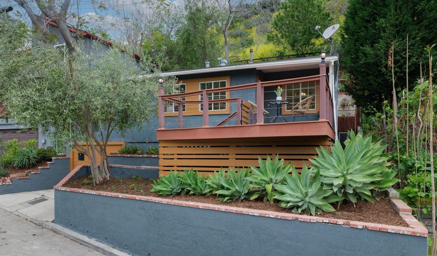 5345 Monterey Rd, Los Angeles, CA 90042 - 2 Beds, 2 Bath