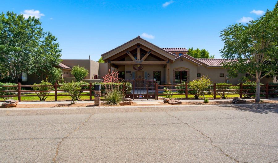 1508 Douglas Macarthur Rd NW, Albuquerque, NM 87107 - 3 Beds, 3 Bath