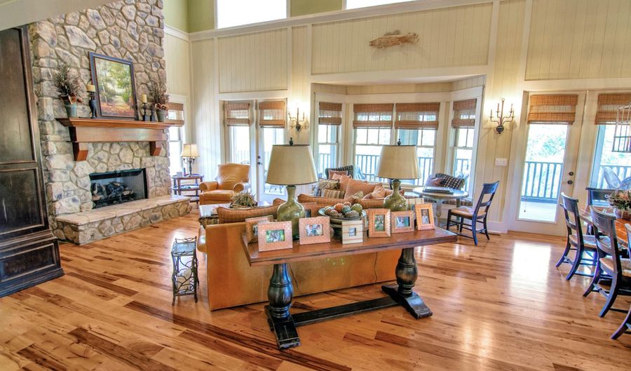 272 Eagle Point Dr, Austin, KY 42123 - 6 Beds, 4 Bath
