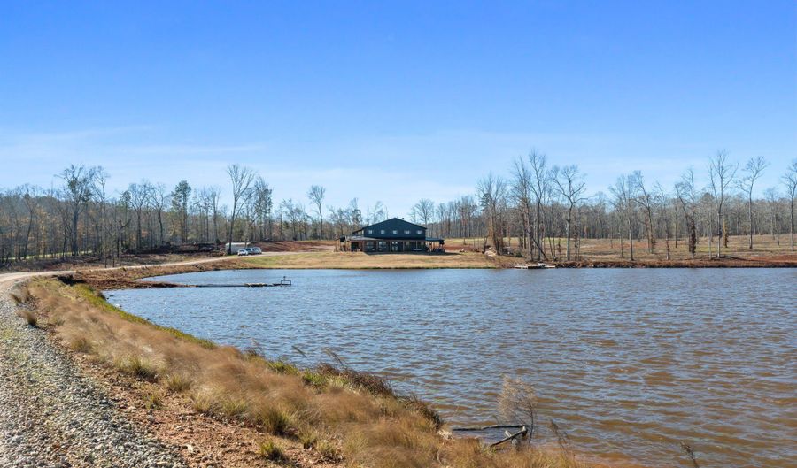 239 Walters, Barnesville, GA 30204 - 4 Beds, 4 Bath