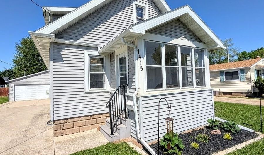 1415 N BENNETT St, Appleton, WI 54914 - 3 Beds, 1 Bath