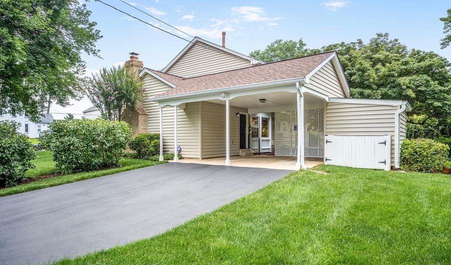 7906 IVYMOUNT Ter, Potomac, MD 20854 - 4 Beds, 3 Bath