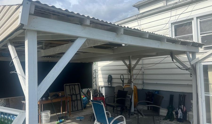 102 W 48TH St, Bayonne, NJ 07002 - 7 Beds, 3 Bath