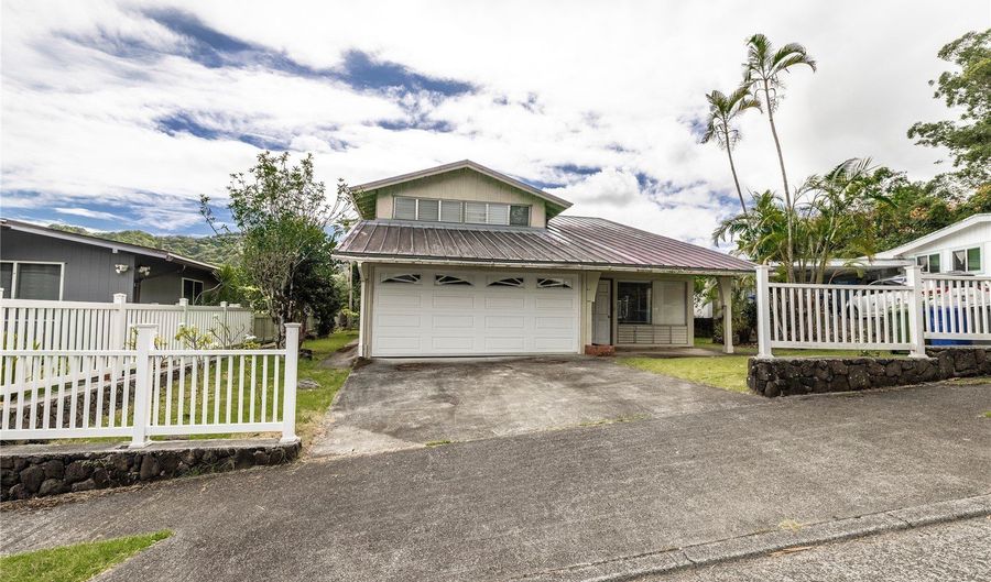 47-426 Hui Io St, Kaneohe, HI 96744 - 4 Beds, 2 Bath