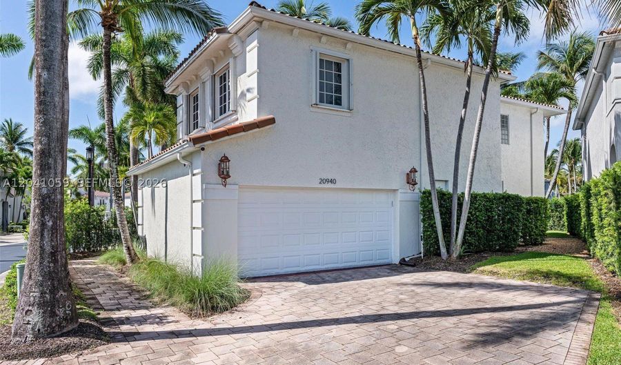 20940 NE 31st Pl, Aventura, FL 33180 - 3 Beds, 2 Bath
