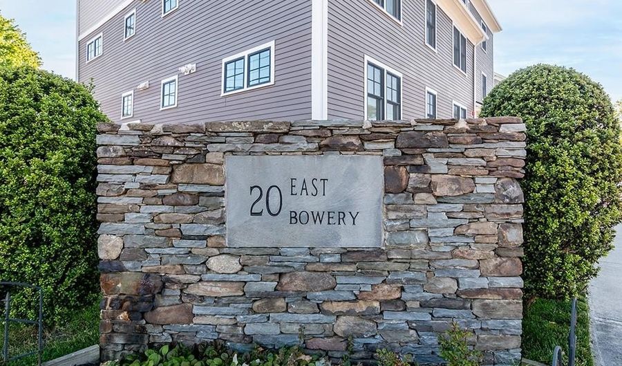 20 E Bowery St 1A, Newport, RI 02840 - 2 Beds, 2 Bath