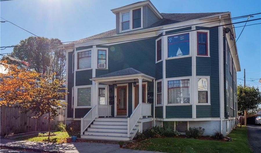4 Newport Ave B2, Newport, RI 02840 - 3 Beds, 2 Bath