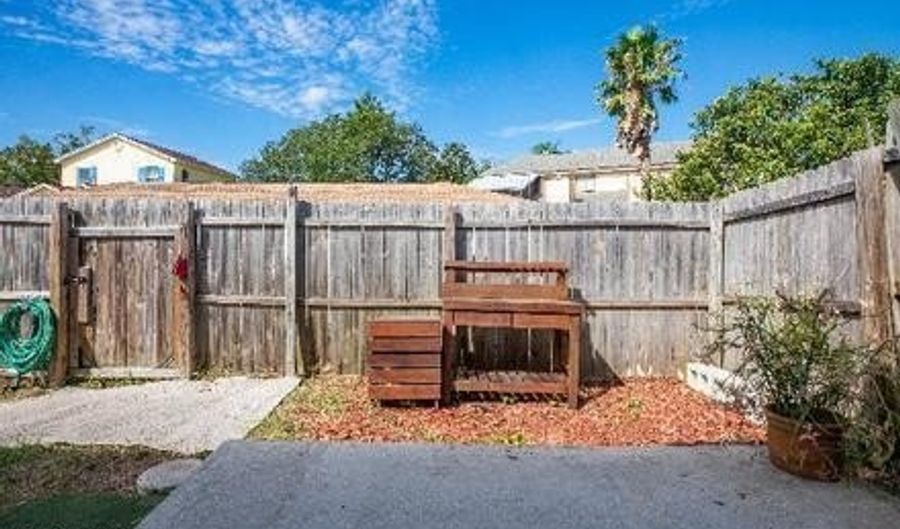 2548 AMERICAS CUP Cir E, Atlantic Beach, FL 32333 - 3 Beds, 2 Bath