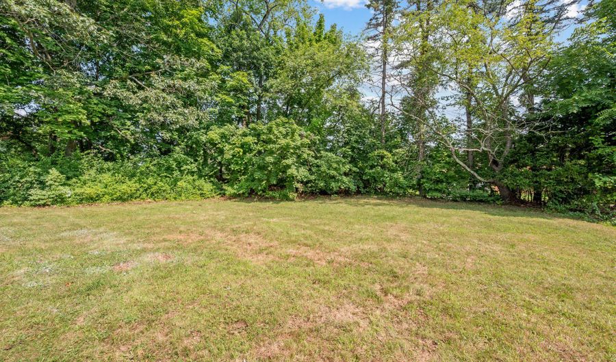 18 Grove Rd, Cromwell, CT 06416 - 4 Beds, 2 Bath