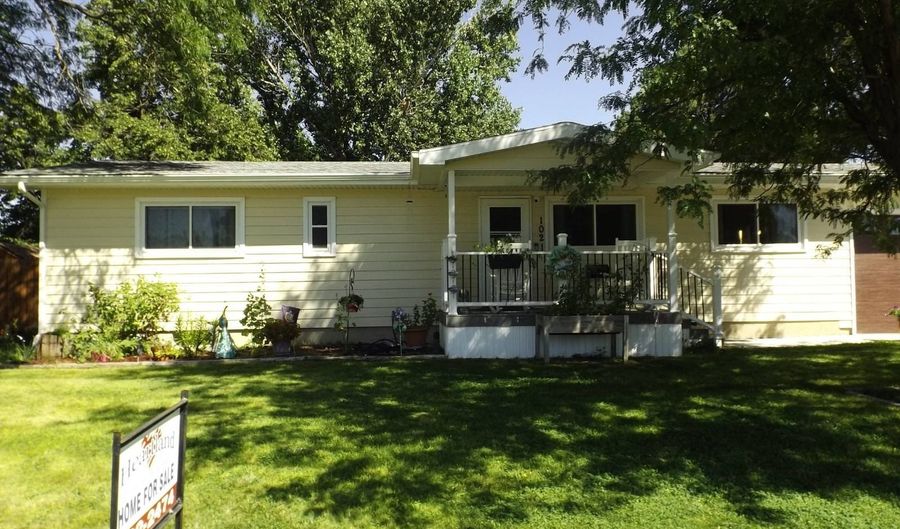 1021 Dakota, Alliance, NE 69301 - 4 Beds, 2 Bath